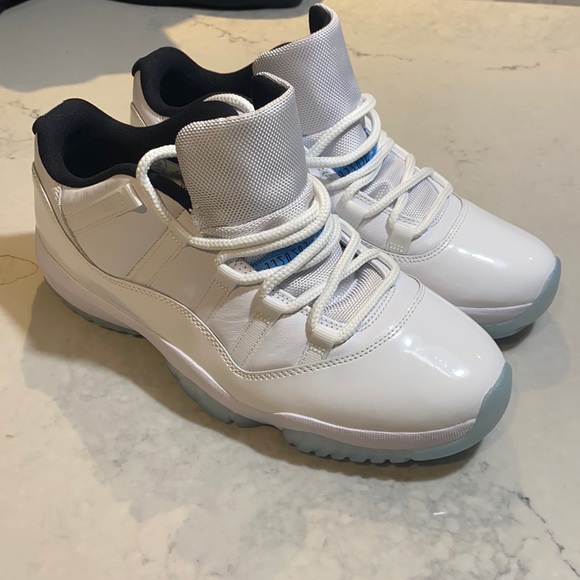 Air Jordan retro 11 low - Picture 1 of 5